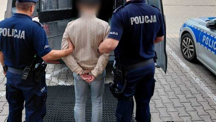 W czasie wolnym od służby zatrzymał poszukiwanego