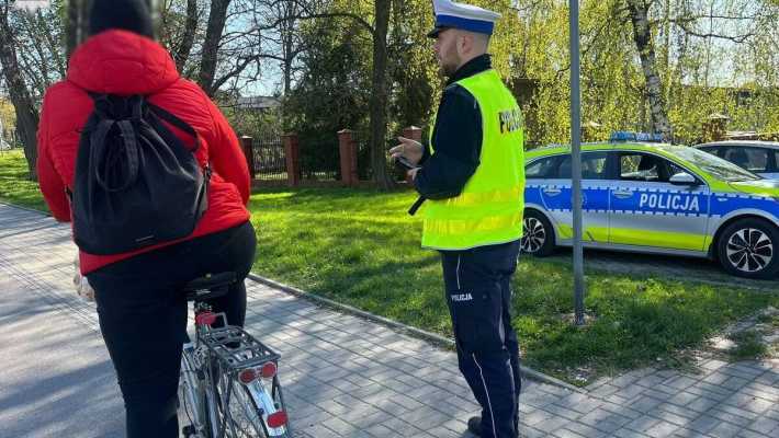 Bezpieczny Jednoślad - policja kontroluje motocyklistów, rowerzystów i kierujących hulajnogami